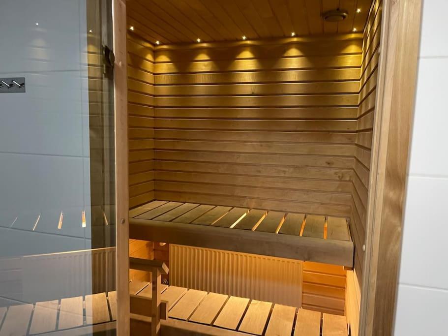 Tilava Kaksio, Saunalla Ja Saehkoeauton Latauksella. Tampere Extérieur photo
